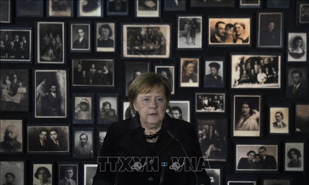 Deutsche Bundeskanzlerin Angela Merkel besucht erstmals Konzentrationslager Auschwitz
