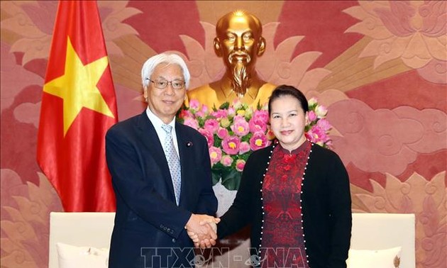 Parlamentspräsidentin Nguyen Thi Kim Ngan empfängt den Vizevorsitzenden des japanischen Oberhauses