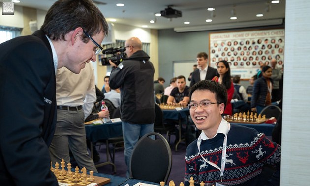 Guter Start des Schachspielers Le Quang Liem bei Schachturnier Gibraltar Masters