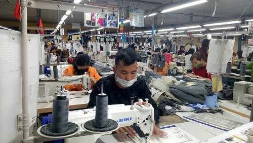Hanoi bekämpft die Epidemie parallel mit der Wiederherstellung der Wirtschaft