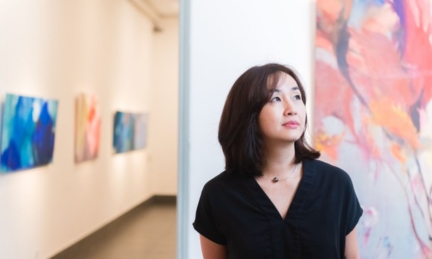 Ausstellung “Thuy“: Die undefinierten Blumen von Bui Thanh Thuy bewundern