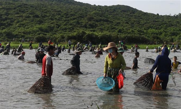 Fischfangfest Dong Hoa in Provinz Ha Tinh