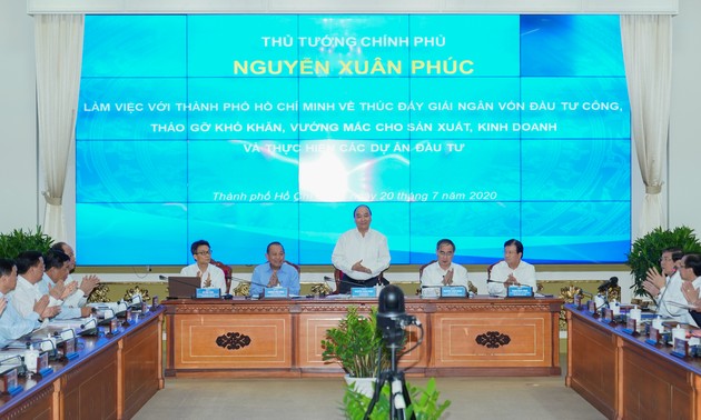 Premierminister tagt mit Leitern von Ho Chi Minh Stadt über Auszahlung öffentlicher Investitionskapitale