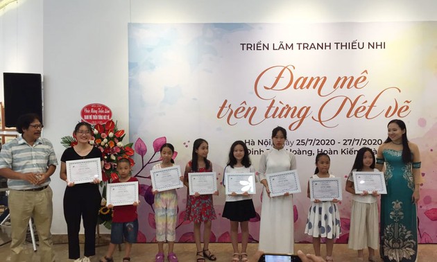 Ausstellung “Leidenschaft auf jedem Zeichen” in Hanoi