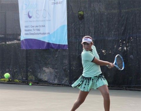 14-Jährige vietnamesische Tennisspielerin gewinnt Meistertitel in den USA