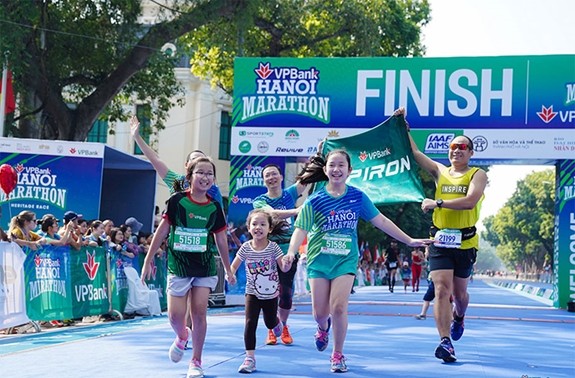 7000 Menschen nehmen am Marathon-Wettbewerb VPBank Hanoi 2020 teil