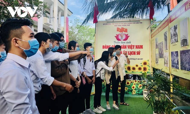 Can Tho: Eröffnung der Fotoausstellung “Kommunistische Partei Vietnams – Geschichtliche Meilensteine“