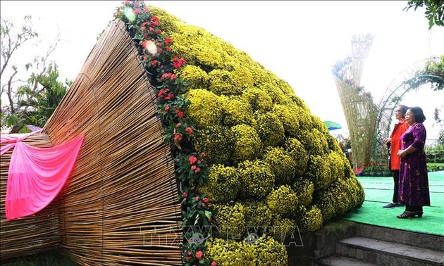 Modell des großen Straußes aus Garten-Chrysanthemen stellt vietnamesischen Rekord auf