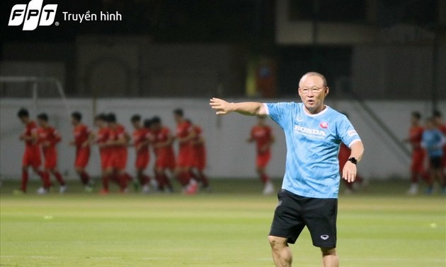 Südostasiens Fußball beeindruckt die Leistung des Trainers Park Hang-seo und der vietnamesischen Mannschaft