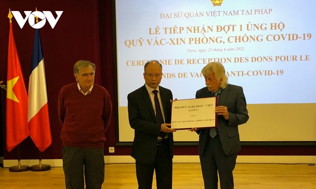 Deutschland und vietnamesische Gemeinschaft in Frankreich unterstützen Vietnam bei Covid-19-Bekämpfung