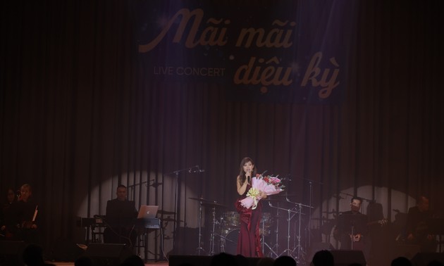 Liveshow von Sängerin Ngoc Anh für den Fonds „Thien Nhan und Freunde“