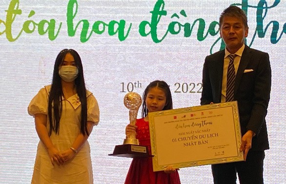 8-jähriges Mädchen in Hanoi gewinnt Sonderpreis beim Wettbewerb zum Schreiben von Volksmärchen
