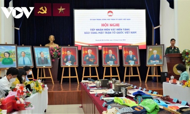 Museum der Vaterländischen Front Vietnams empfängt mehr als 600 wertvolle Gegenstände
