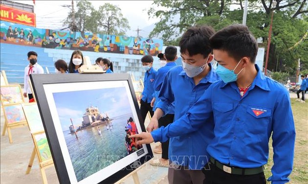 Foto- und Bilderausstellung über den nördlichsten Punkt Ha Giang, Meer und Inseln Vietnams