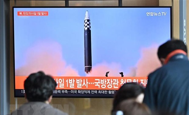 Nordkoreanische Rakete hat die Flughöhe von 800 km und die Reichweite von 500 km