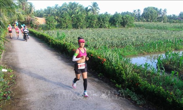 8.500 Läufer nehmen am internationalen Marathonlauf 2022 in Hau Giang