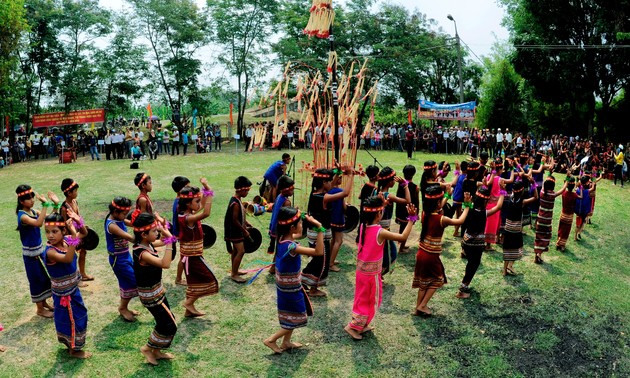 Wiederbelebung der traditionellen Feste beim Gong-Kulturfestival Tay Nguyen