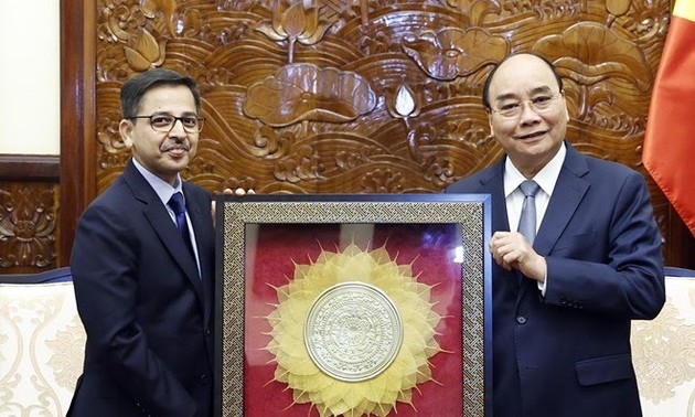 Staatspräsident Nguyen Xuan Phuc empfängt den indischen Botschafter