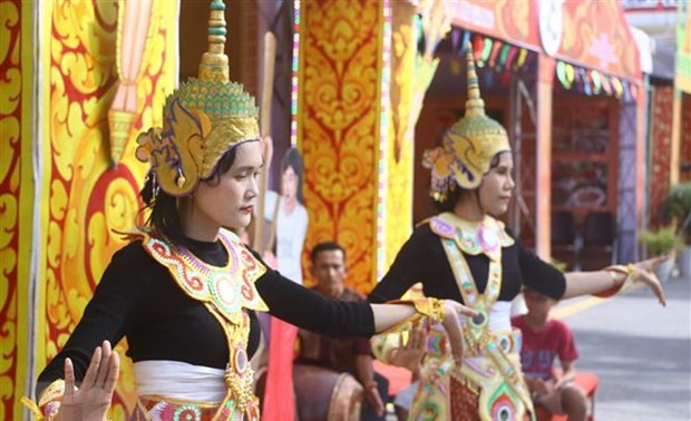 Ausstellung der traditionellen Kultur der Volksgruppe der Khmer im Süden