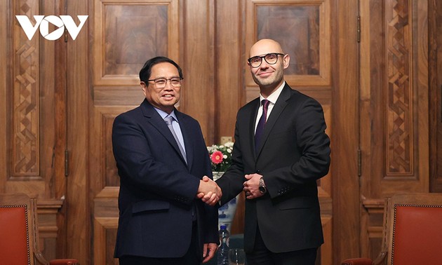 Premierminister Pham Minh Chinh besucht PCA und trifft die vietnamesische Gemeinschaft in den Niederlanden