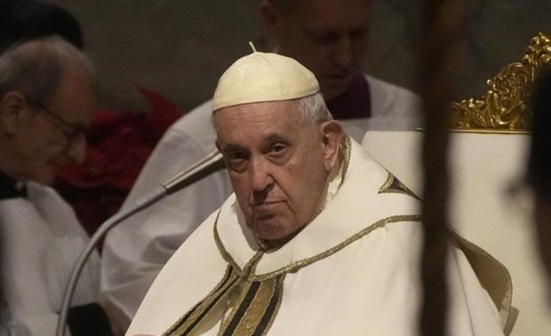 Papst Franziskus ruft zur Beendigung des Konfliktes in Weihnachtsansprache auf