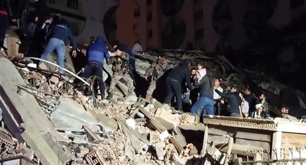 Mehr als 1.400 Menschen kommen bei Erdbeben in Türkei und Syrien ums Leben