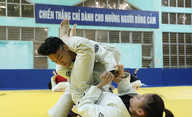 240 Sportler beteiligen sich an der Meisterschaft der nationalen Jiu-Jitsu-Vereine 