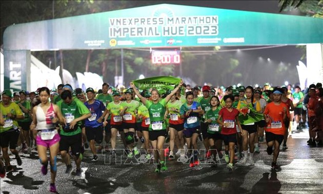Mehr als 10.500 Läufer beteiligen sich an VnExpress Marathon Imperial Hue 2023