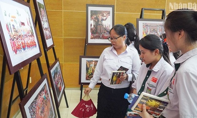 Fotoausstellung über Weltkulturerbe Vietnams und Laos