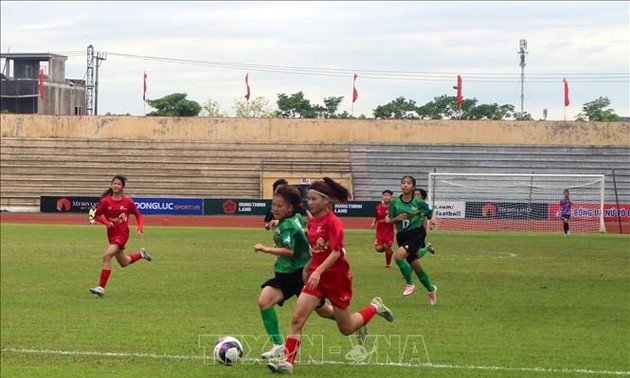 Freundschaftsspiele zwischen Fußballteam Phong Phu Ha Nam und Auswahl aus Japan