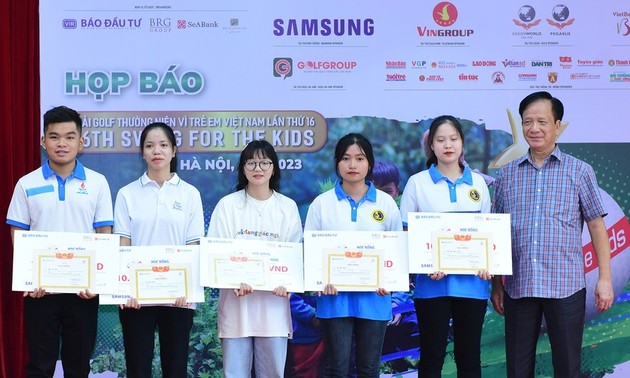 Start des 16. Benefiz-Golfturniers zugunsten vietnamesischer Kinder
