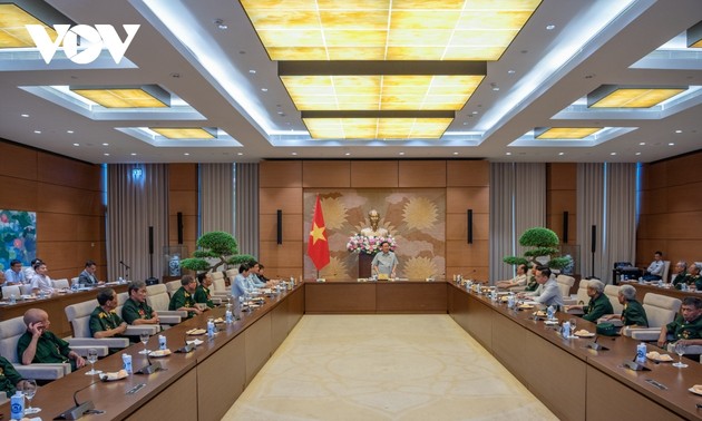 Parlamentspräsident trifft ehemalige gefangene Revolutionäre der Provinz Nghe An