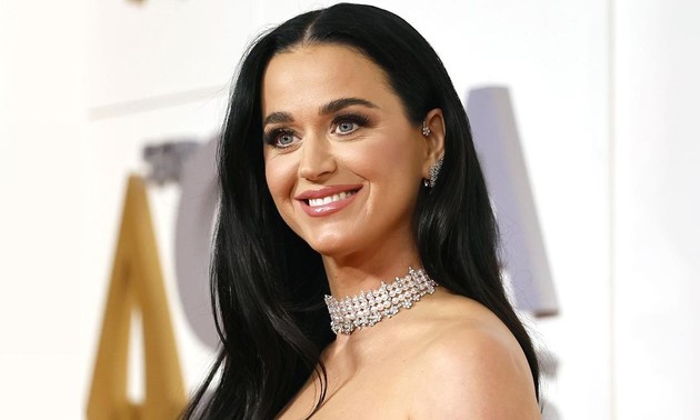 Katy Perry tritt bei VinFuture-Preisverleihung auf