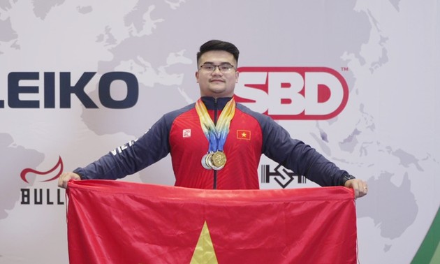 Dang The Hung gewinnt Goldmedaille bei Asienmeisterschaft im Kraftdreikampf