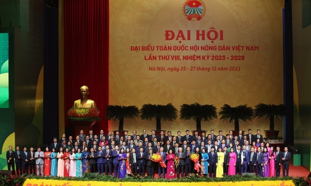 Präsidiums des vietnamesischen Bauernverbandes neuer Amtsperiode präsentiert
