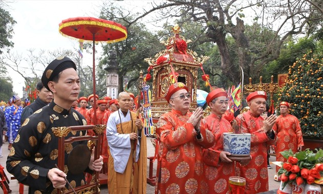 Umzugszeremonie ehrt Tradition der Vorfahren der Tran-Dynastie 