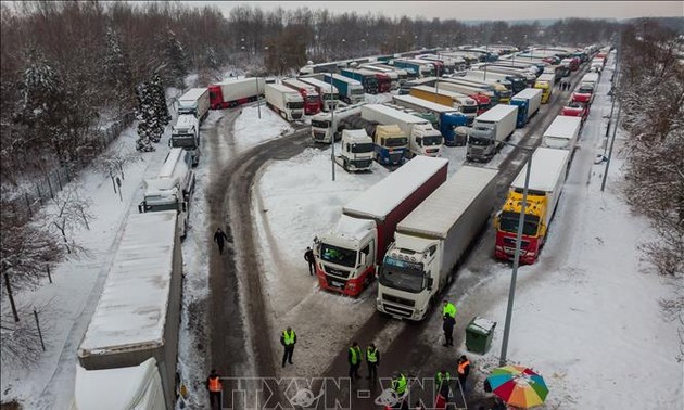 Polnische Bauern blockieren Güterzug an ukrainischer Grenze