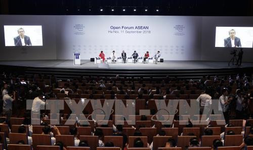 “ASEAN 4.0 for All” forum raises curtain for WEF on ASEAN 2018 
