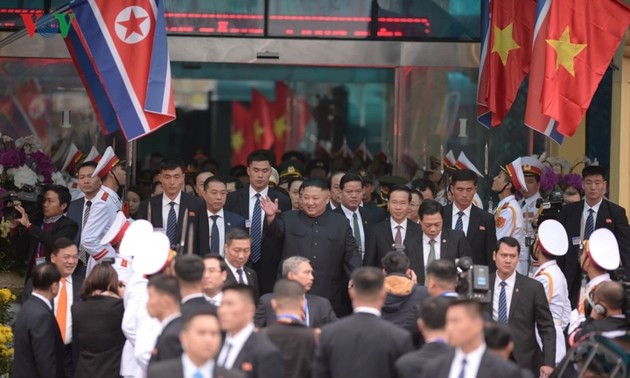 DPRK Chairman Kim Jong-un arrives in Vietnam