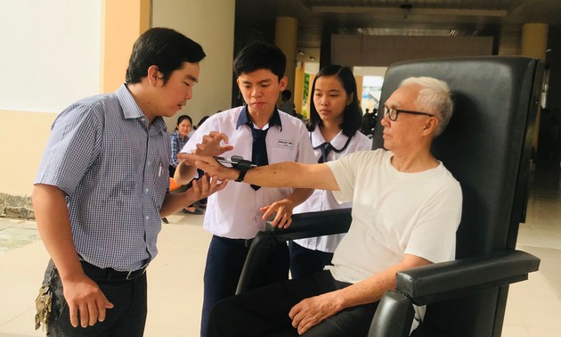Mobility aids to be installed in Hanoi for people with disabilities