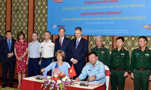 Dioxin contaminated land at Bien Hoa handed over for remediation