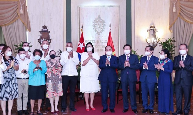 Vietnam always stands side by side with Cuba: President 