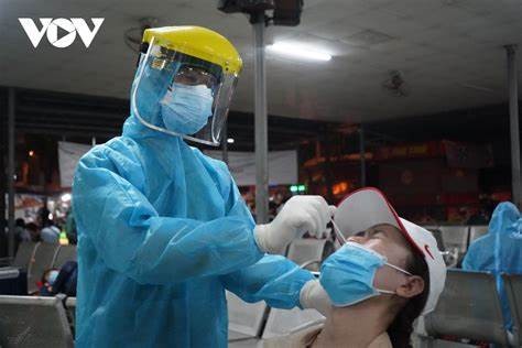 Vietnam confirms additional 5,598 COVID-19 cases on Monday