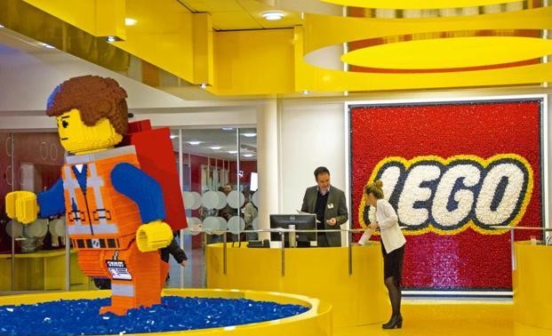 LEGO vows to speed up 1 billion USD project in Vietnam