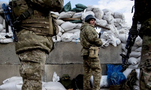 Ukraine ceasefire talks begin
