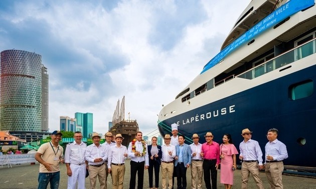 Luxury cruise ship returns to HCM city after 2 years of COVID