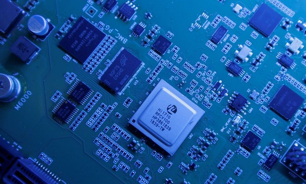 US aims to hobble China's chip industry with sweeping new export rules