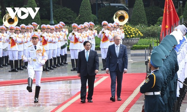 PM hosts welcome ceremony for Australian counterpart