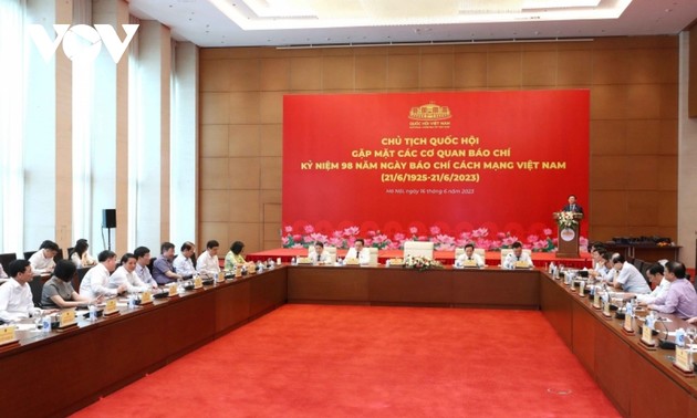 Top legislator meets media representatives as Vietnam celebrates Revolutionary Press Day   