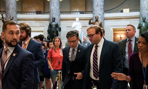 House Republicans eye plan to avert government shutdown